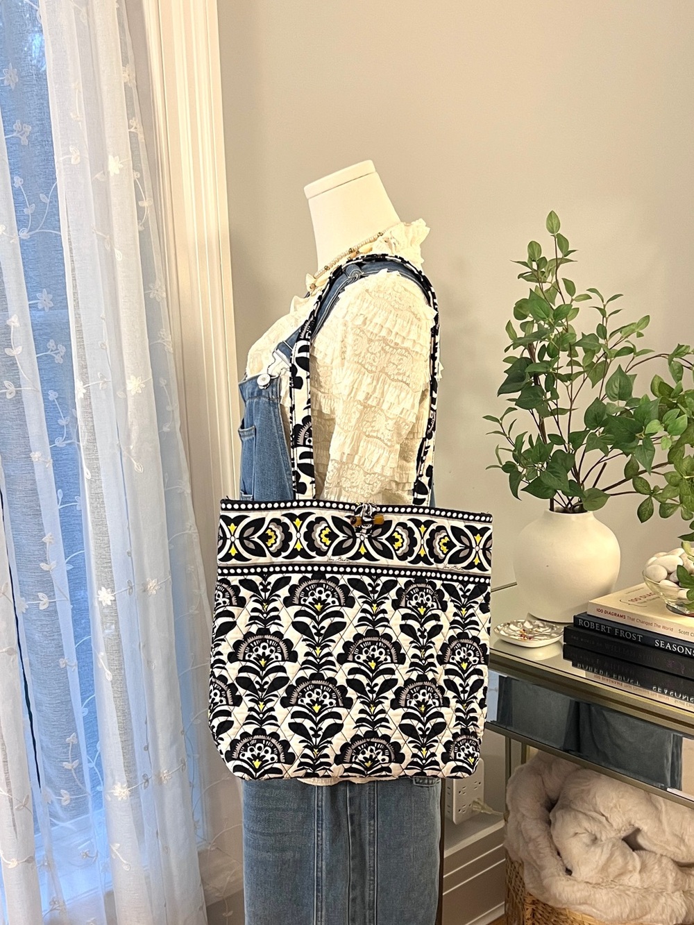 Vera Bradley Black & White Floral Quilted Tote Bag - Picture 1 of 4